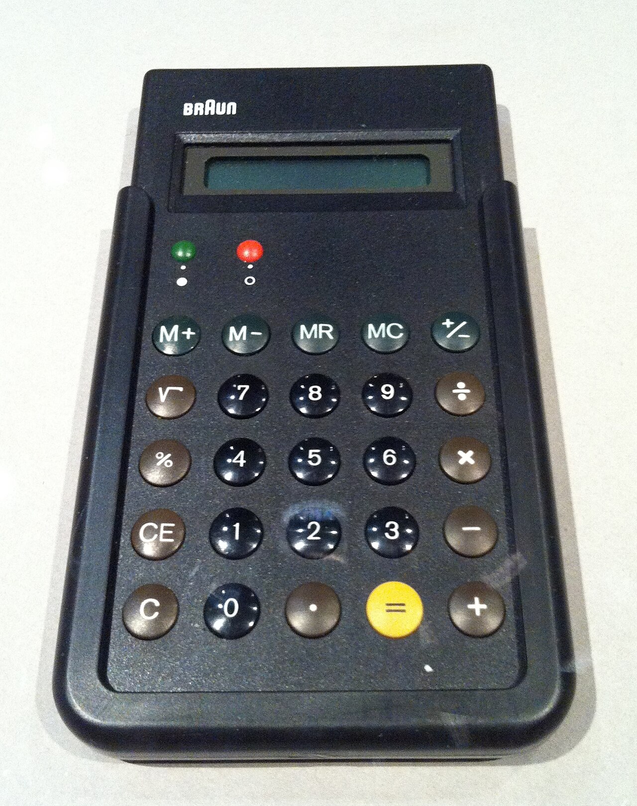 A Braun ET66 pocket calculator by Dieter Rams and Dieter Lubs, an emblem of systematic Ulm-school product design, exhibited at Disseny Hub Barcelona.