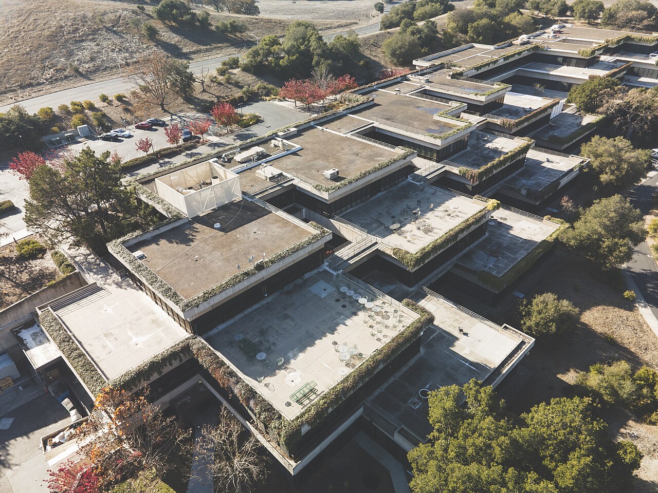 A second 2020 view of the Xerox PARC research center, its low modernist wings and courtyards.